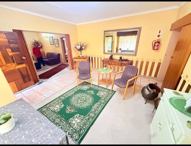 4 BEDROOM HOUSE FOR SALE IN FLORA GARDENS